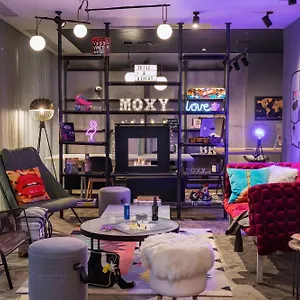 Moxy Old Town Hotel Boekarest
