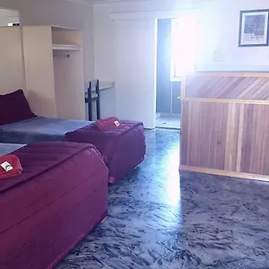 *** Motel Bronco Motor Australia